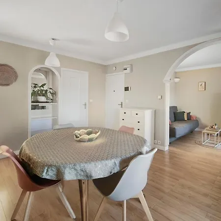 Lumineux Avec Balcon Saint-raphael * Saint-Raphael (Var)