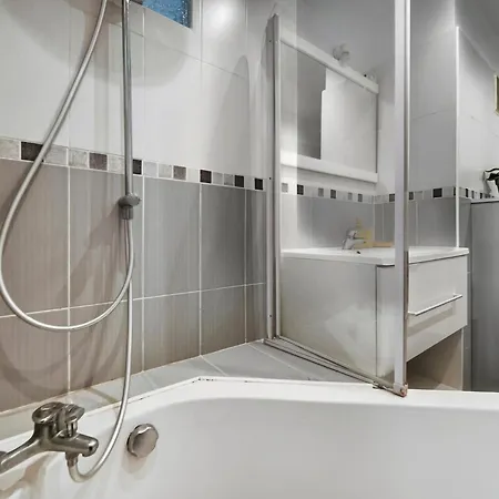 Apartment Lumineux Avec Balcon Saint-raphael