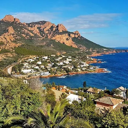 Lumineux Avec Balcon Saint-raphael