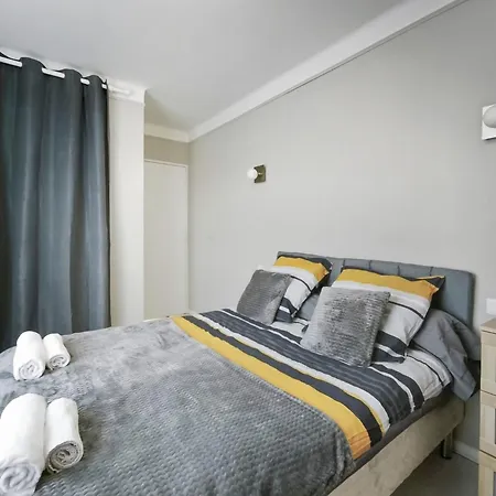 Appartement Lumineux Avec Balcon Saint-raphaël