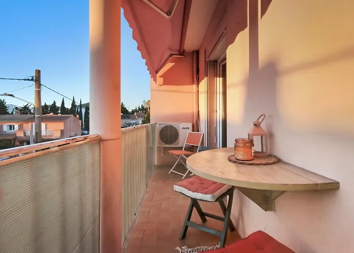 Lumineux Avec Balcon Saint-raphael *