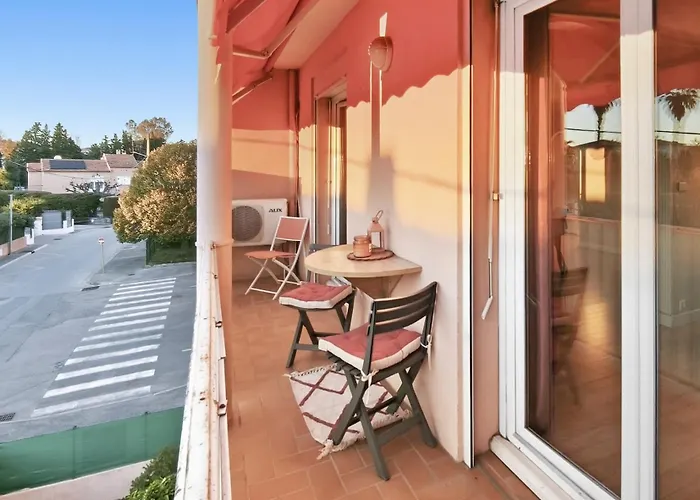 Апартаменты Lumineux Avec Balcon Saint-raphael Сен-Рафаэль