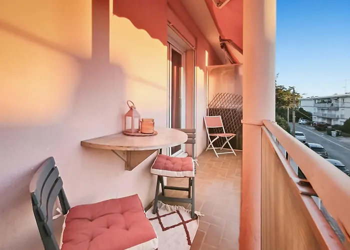 Апартаменты Lumineux Avec Balcon Saint-raphael *