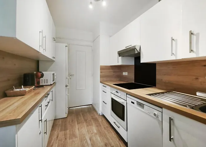 Lumineux Avec Balcon Saint-raphael Сен-Рафаэль