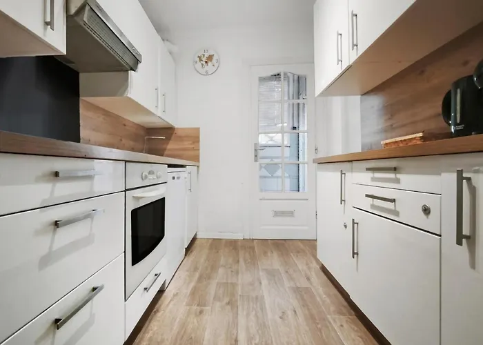 Lumineux Avec Balcon Saint-raphael Апартаменты *