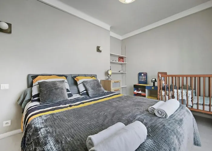 Lumineux Avec Balcon Saint-raphael Сен-Рафаэль