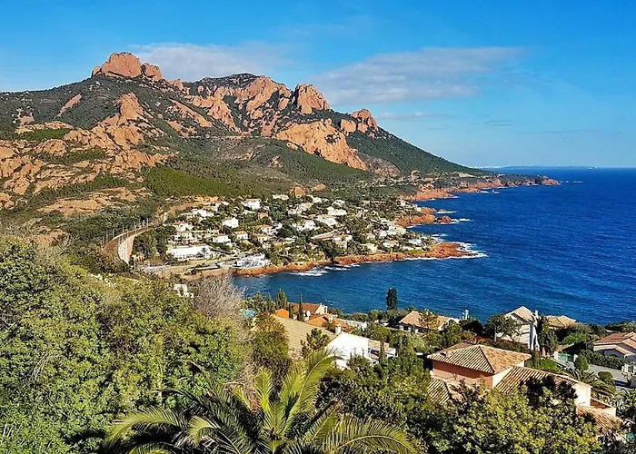 Lumineux Avec Balcon Saint-raphael